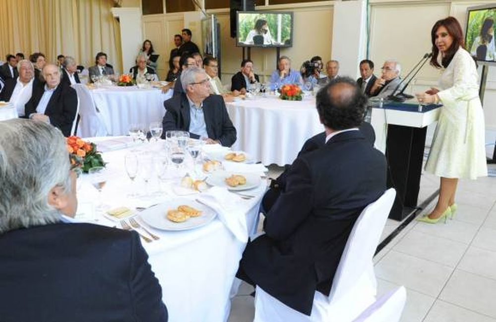 Gran impulso oficial a un pacto económico y social