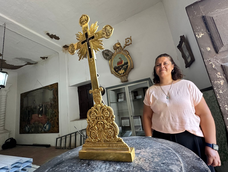 Las reliquias de la cruz donde murió Jesús, encontradas en el Colegio Santa Rosa, serán restituidas a la Catedral donde pertenecen. Las reliquias de la cruz donde murió Jesús, encontradas en el Colegio Santa Rosa, serán restituidas a la Catedral donde pertenecen.