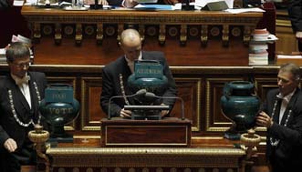 Senado francés aprobó la polémica reforma al sistema de pensiones