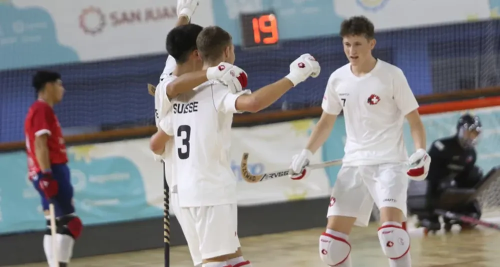 Chile perdió y se complicó solo