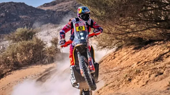 Hermanos Benavides ocupan podio de motos y Andújar reduce ventaja en quads tras el reinicio