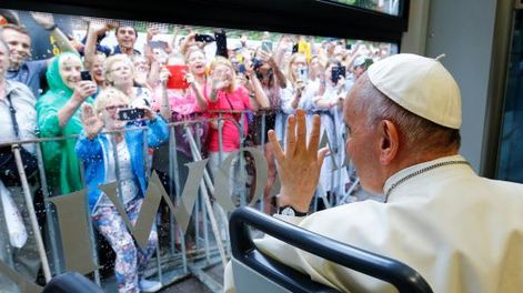 Fervor y color por el Papa