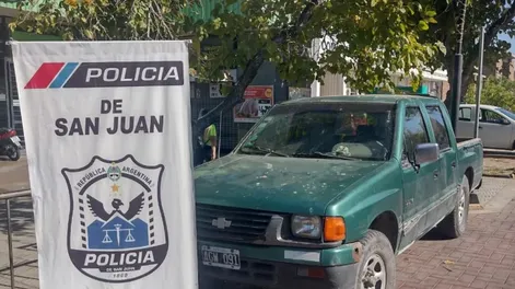 Cambió tres vehículos por una camioneta y descubrió que era robada