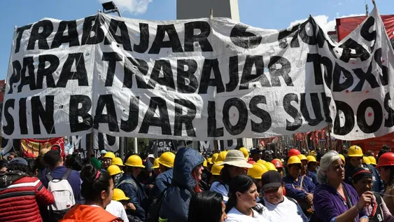 Sube 32% el salario mínimo que llegará a $156 mil en diciembre