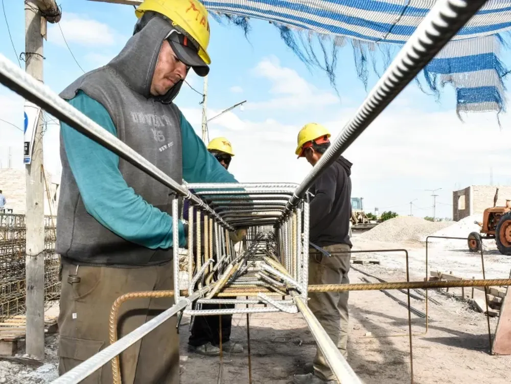 El nivel de actividad económica subió 0,3% interanual en agosto