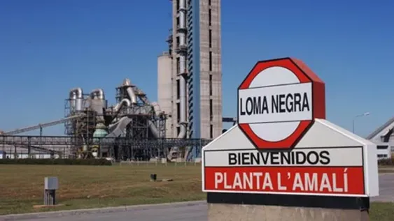 Advierten que por un conflicto sindical peligra la provisión de cemento de Loma Negra