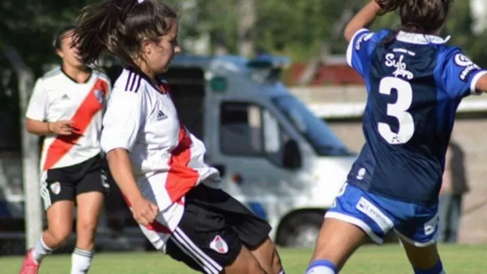 Otro caso de coronavirus en el fútbol femenino: una jugadora de River dio positivo