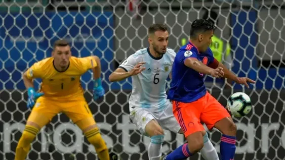 El error de Armani que casi termina en gol