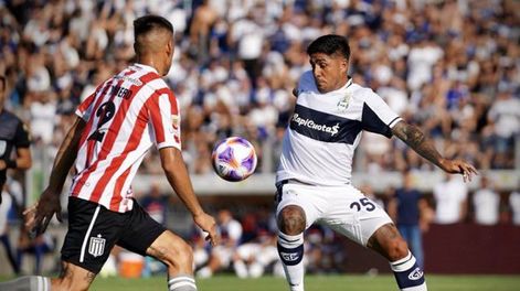 Gimnasia se lo dio vuelta a Estudiantes y ganó el clásico después de 13 años