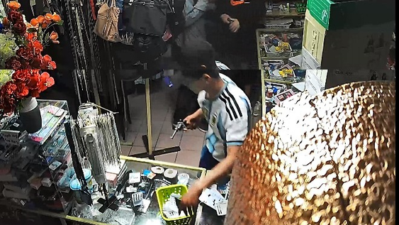 Robo en un comercio de Chimbas. Captura de video.