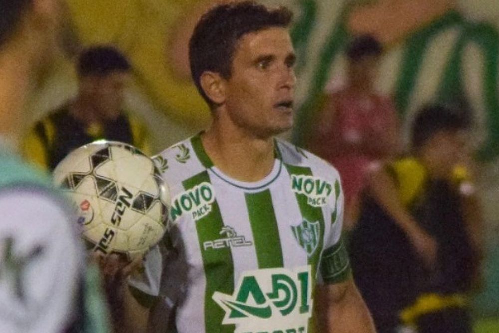 LUCAS CEBALLOS jugador vital en el esquema de Desamparados, que busca más.