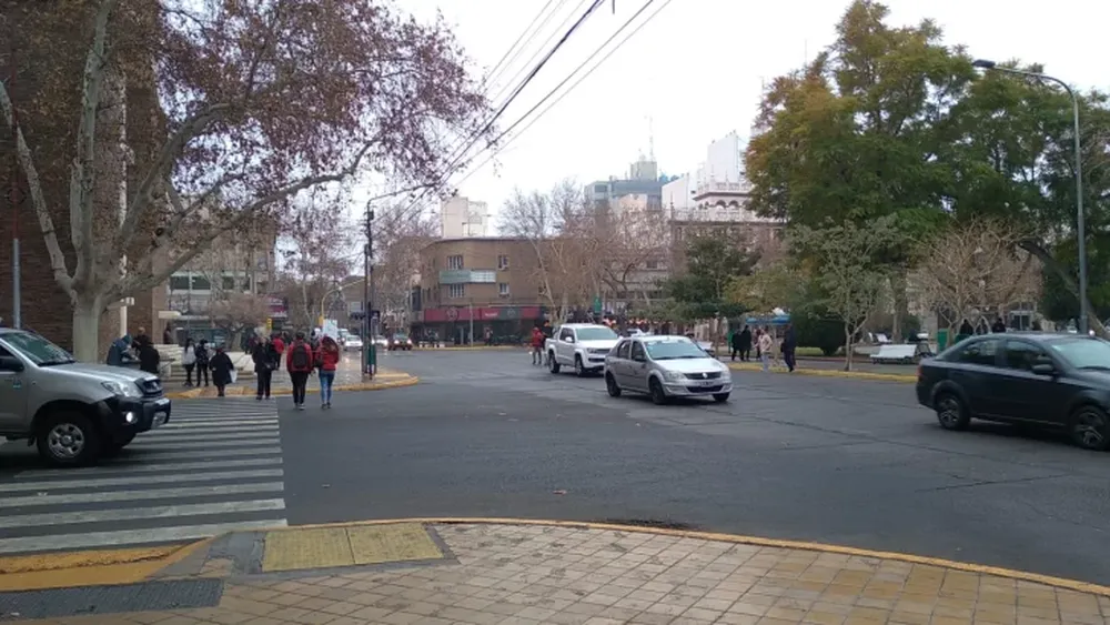 Luego de la inesperada llovizna y con la visibilidad reducida, cómo seguirá el tiempo