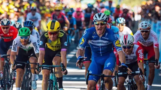 Elia Viviani ganó la cuarta etapa y Julian Alaphilippe conservó la malla líder