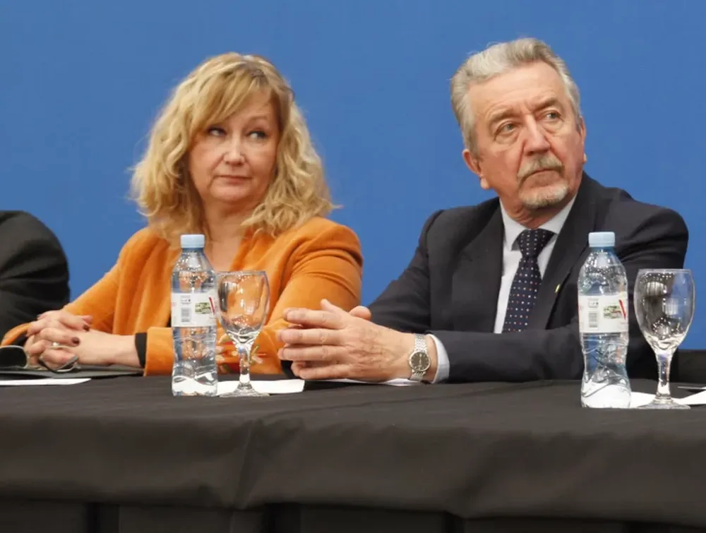 Bloch se bajó de su candidatura a rector y acordó apoyar a Coca en las elecciones