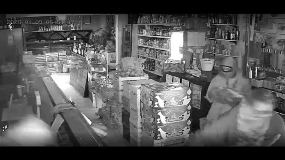 Entraron a un negocio de Pocito y en dos minutos se llevaron mercadería por $6 millones