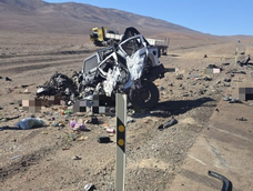 Cinco muertos en un brutal choque frontal en una ruta de Chile.