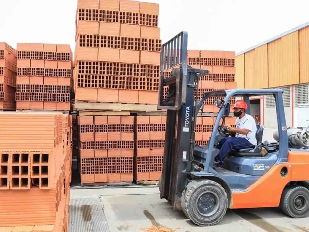 Los precios mayoristas subieron 6,5% en enero y el costo de la construcción, 6,2%