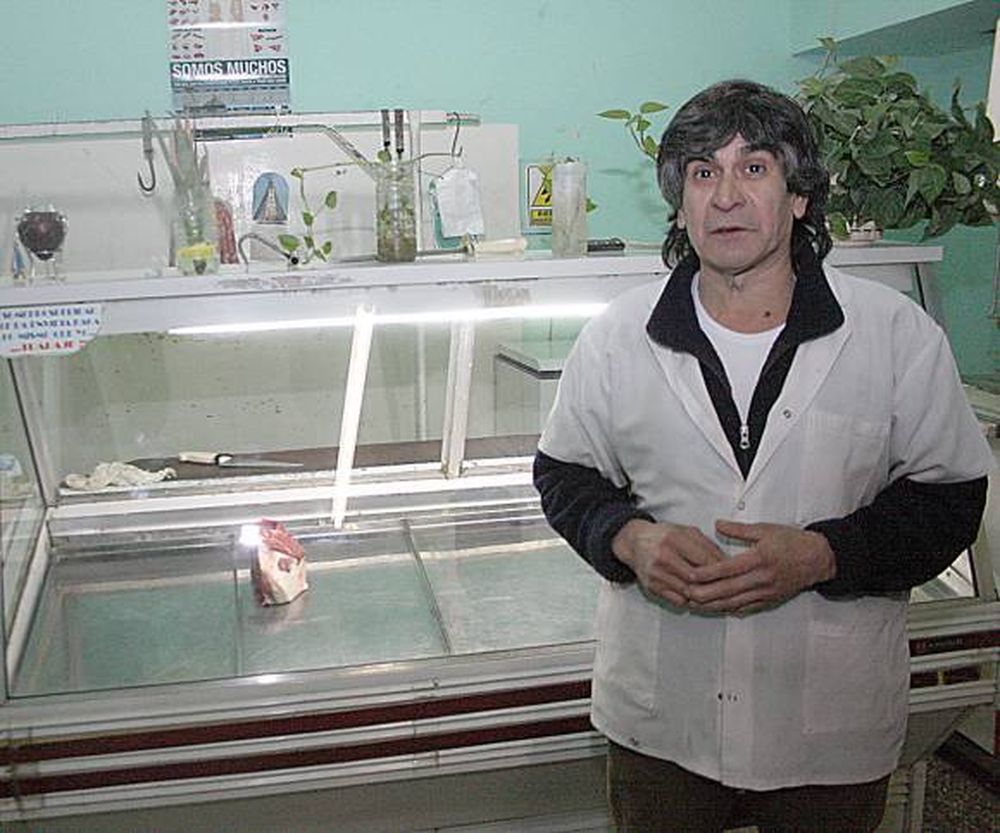 A un año de ser asaltado, sufre otro robo en su local