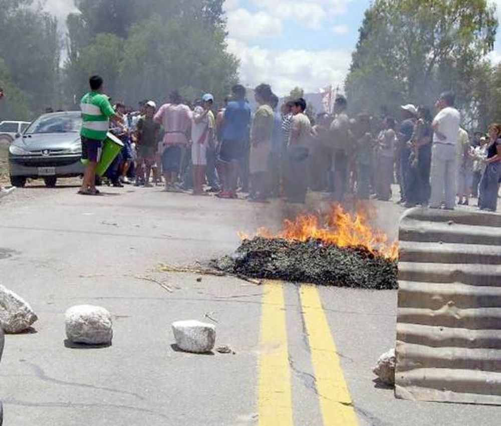Reparan la ruta reclamada por los vecinos de Niquivil
