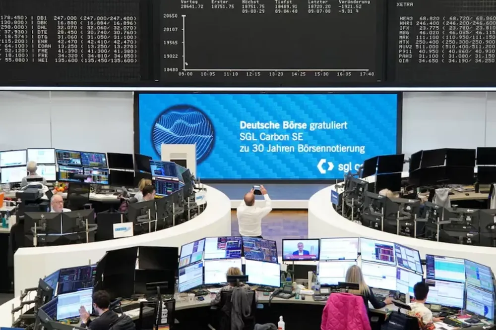 Las bolsas de Europa y los futuros de Wall Street caen tras una jornada negativa en Asia