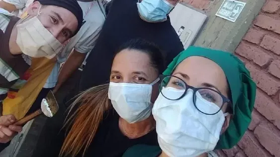 Otra escuela empezó a vender comidas para poder pagar sueldos y gastos fijos