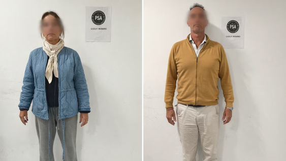 la increible version que dio la mujer acusada de tener sexo en un avion