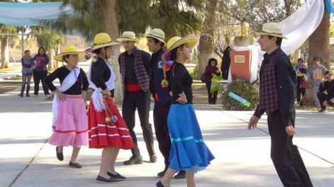 Festejos con bailes y representaciones