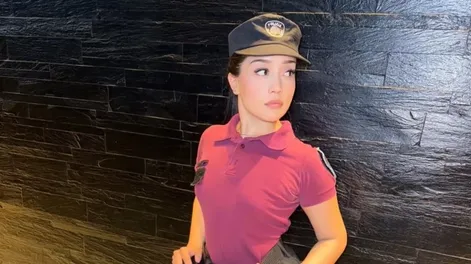 Rompió el silencio la policía tiktokera suspendida por sus videos: “Lo hice por necesidad”