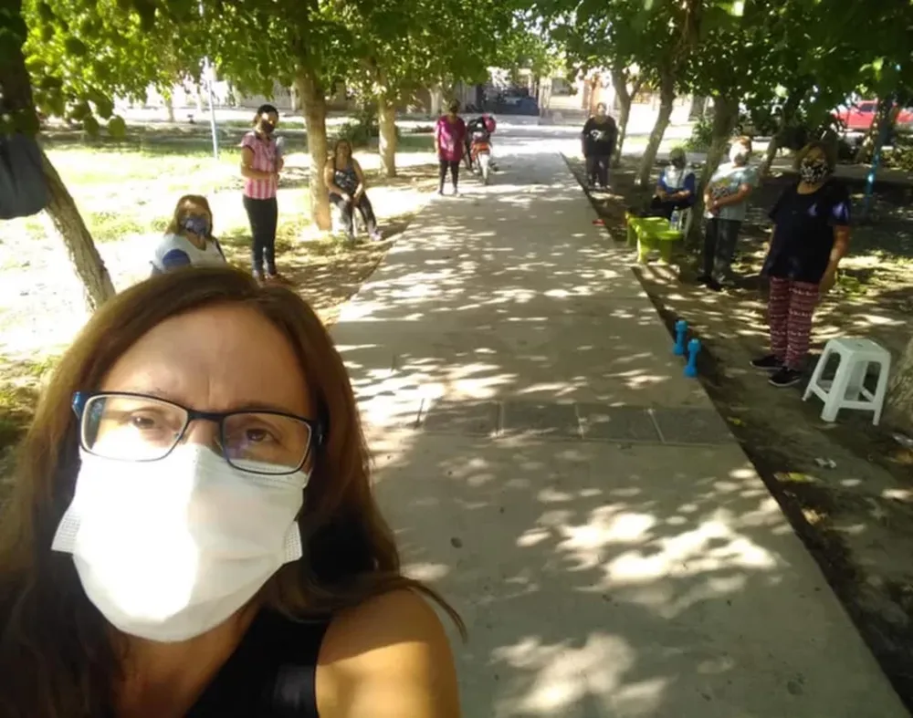 Un centro de salud que abrió sus puertas para que los pacientes hagan gimnasia