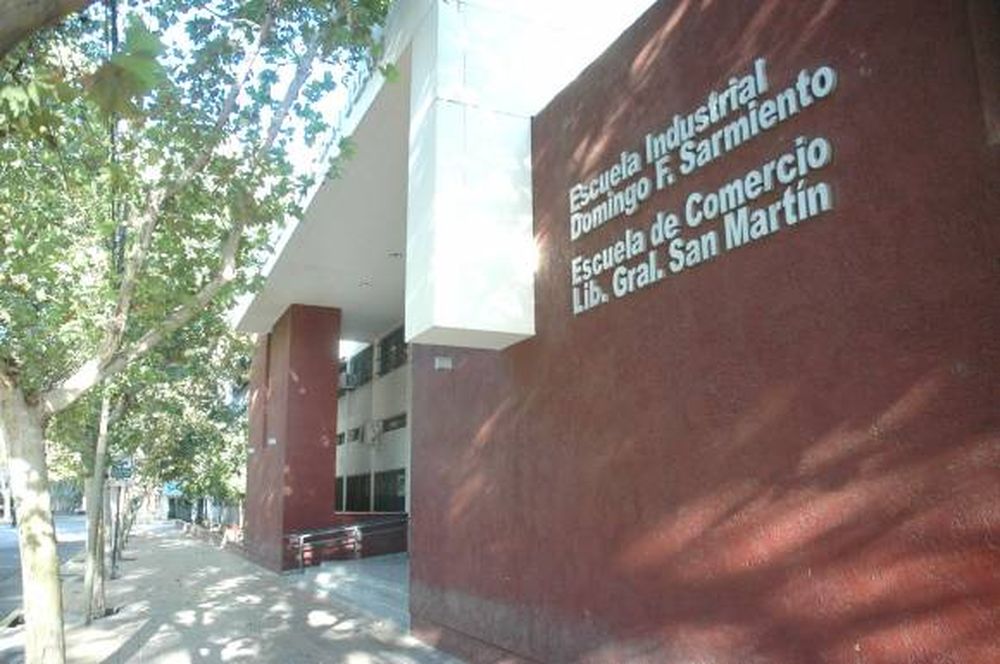 UNSJ: suspende actividades por tiempo indeterminado
