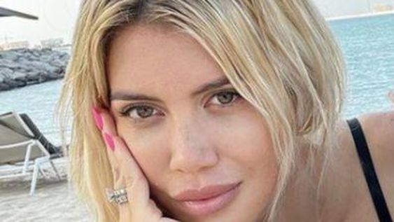 Wanda Nara mostró como le quedó el bronceado en la espalda y la cola: “Fuegoooo”