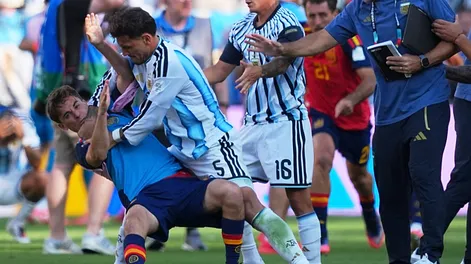La campaña internacional denominada “Argentina Out”, un reclamo impulsado por hinchas de diversos países que exige la expulsión de la Albiceleste de las próximas ediciones de la Copa del Mundo.