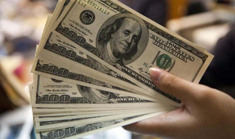 El dólar oficial rebotó tras cuatro bajas consecutivas en una jornada con escaso volumen por feriado en EEUU