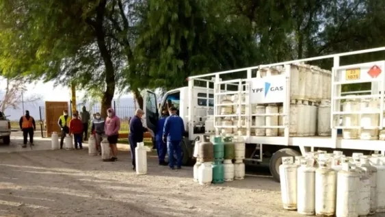 Ante escasez de inspectores, vuelve la venta de garrafa social a comunas