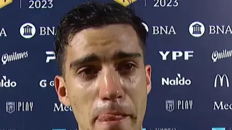 El llanto de un jugador de fútbol que perdió hace días a su mamá: “El fútbol muchas veces salva”