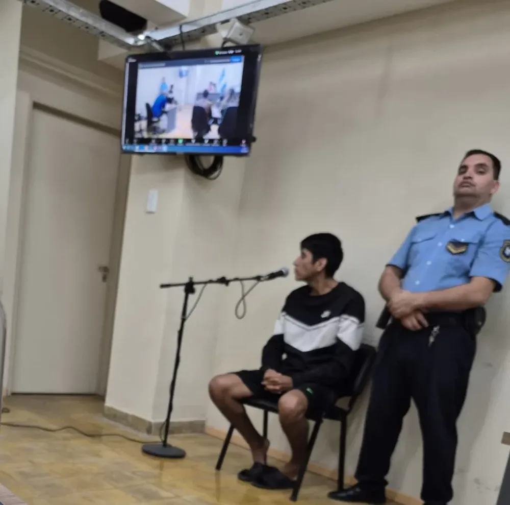 Un hombre golpeó y amenazó a su pareja con un cuchillo: fue condenado a un año y medio de prisión