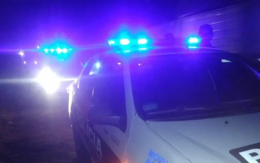 Un hombre fue hallado muerto al lado de una moto, a orillas de una calle de Rivadavia