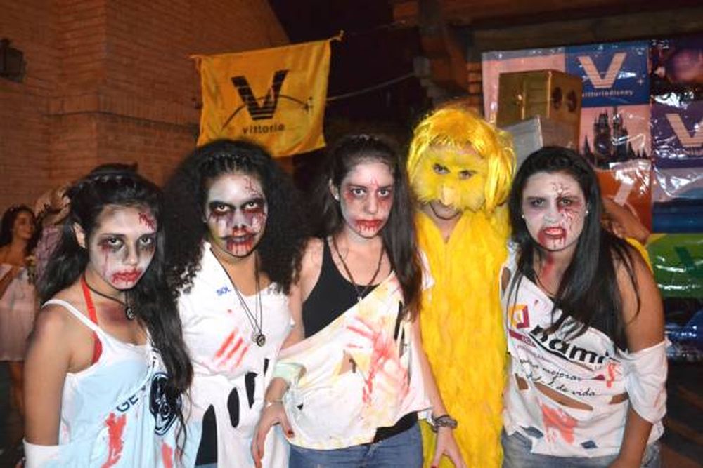 Fiesta de disfraces de Turismo Vittorio