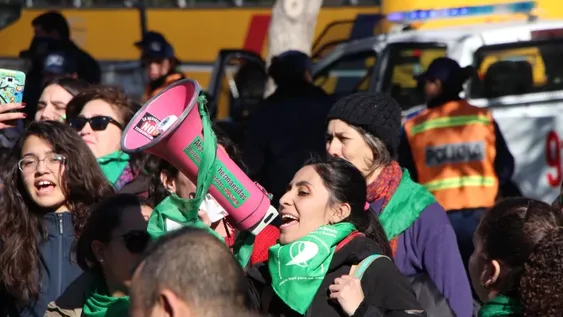 Los pañuelos verdes sanjuaninos salieron a festejar la media sanción del aborto