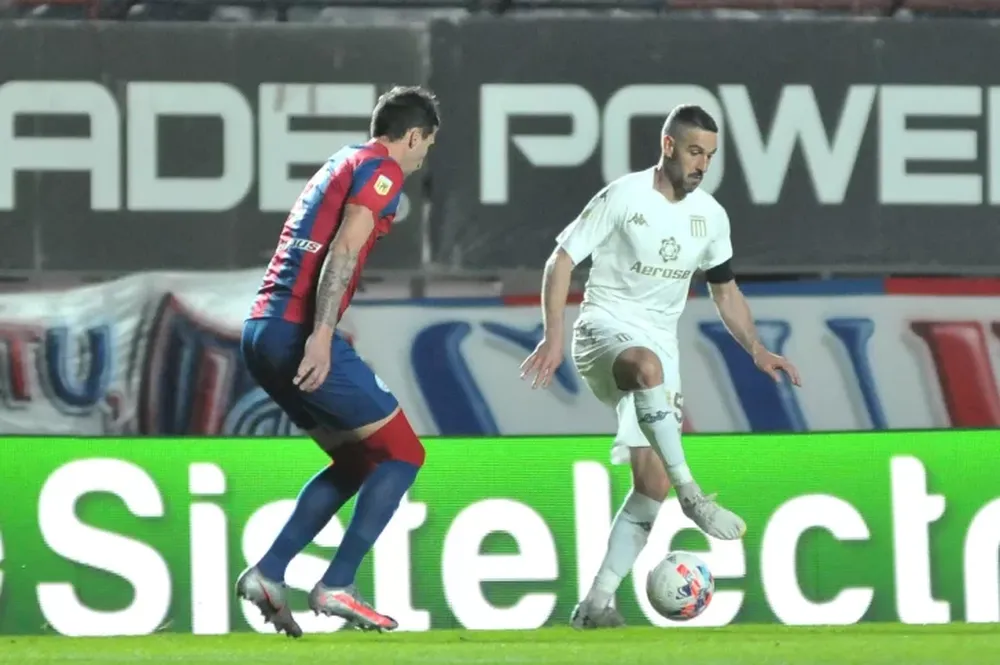 En tiempo de descuento, Racing empató el clásico con San Lorenzo