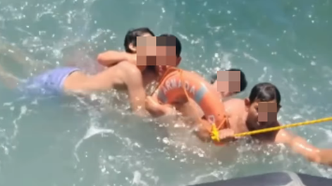 VIDEO: el momento exacto en el que rescatan a los cuatro sanjuaninos en el mar de La Serena