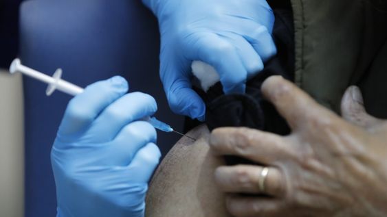 Autoridades de Pfizer vaticinaron hasta cuándo podría extenderse la pandemia por Covid