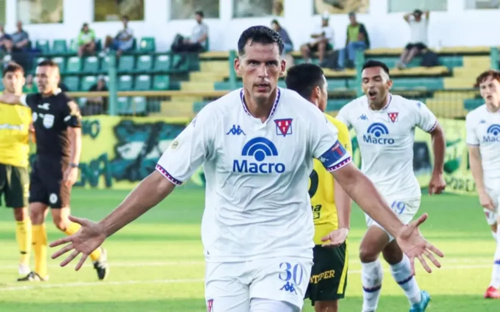 NEHUÉN PAZ, capitán y goleador del Matador.