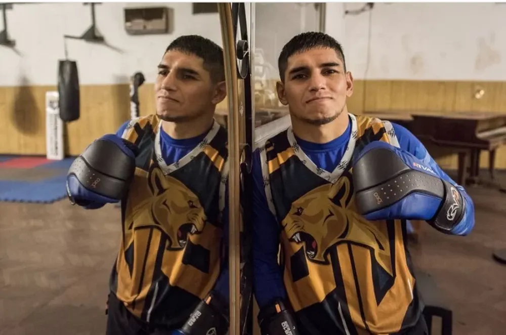 EL ÚNICO campeón mundial de Argentina derrocha confianza para la pelea.