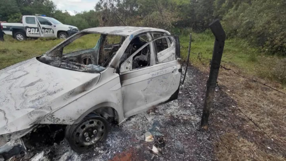 hallaron un cuerpo calcinado dentro de un auto incendiado en posadas e investigan un posible homicidio