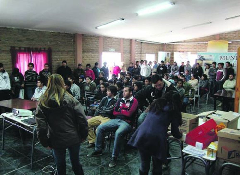 Forman futuros trabajadores de Veladero y Pascua Lama