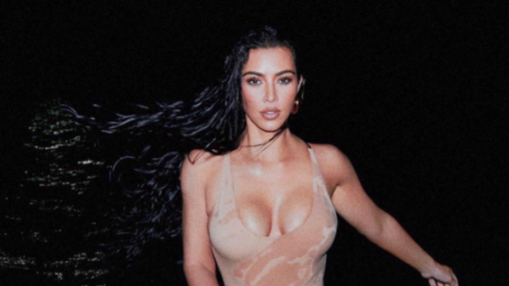 Kim Kardashian se puso una bikini para salir a cenar en Miami