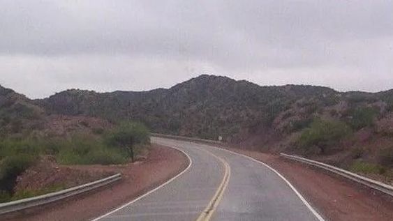 Por creciente y material de arrastre piden circular con prevención en algunas rutas