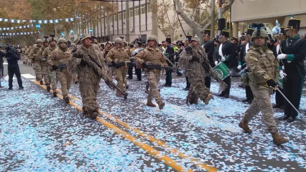 La Central volvió a vestirse de celeste y blanco por el 25 de Mayo