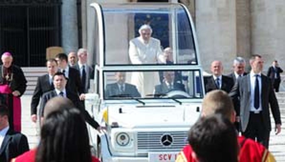 Subastarán el papamóvil